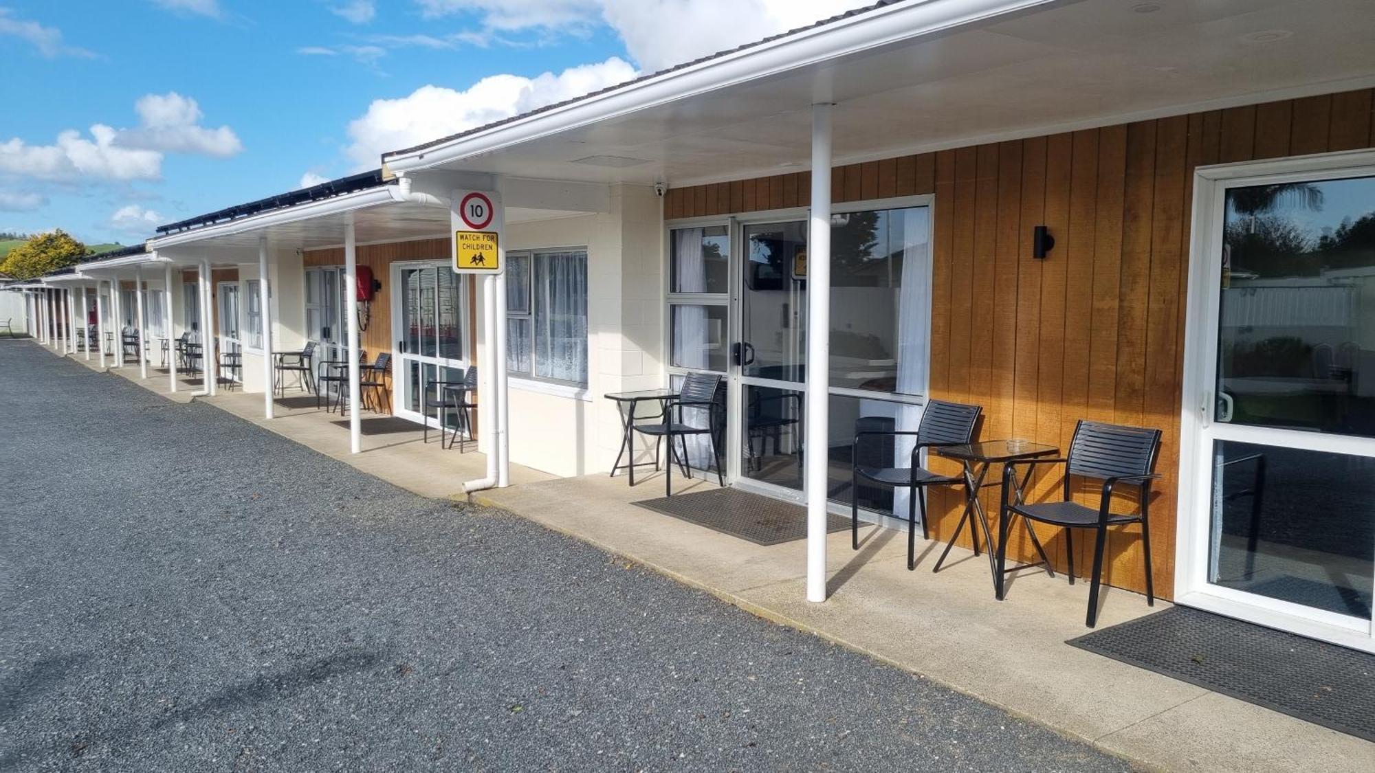 Twin Coast Adventures Motel Kaikohe Exterior photo