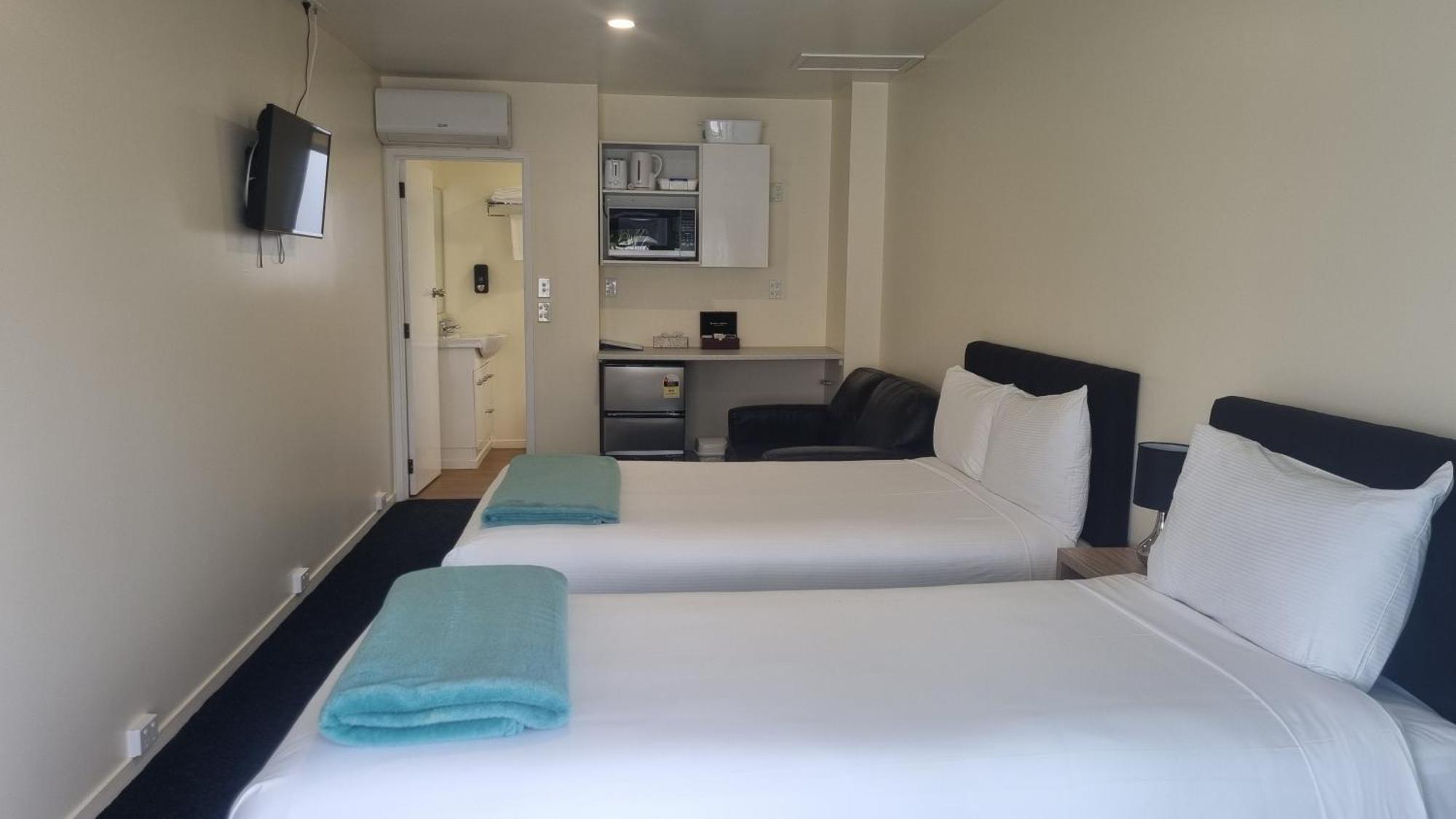 Twin Coast Adventures Motel Kaikohe Exterior photo