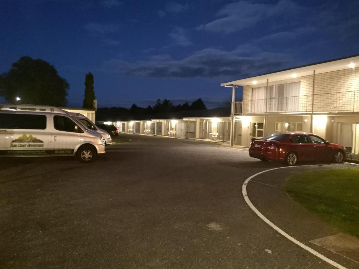 Twin Coast Adventures Motel Kaikohe Exterior photo